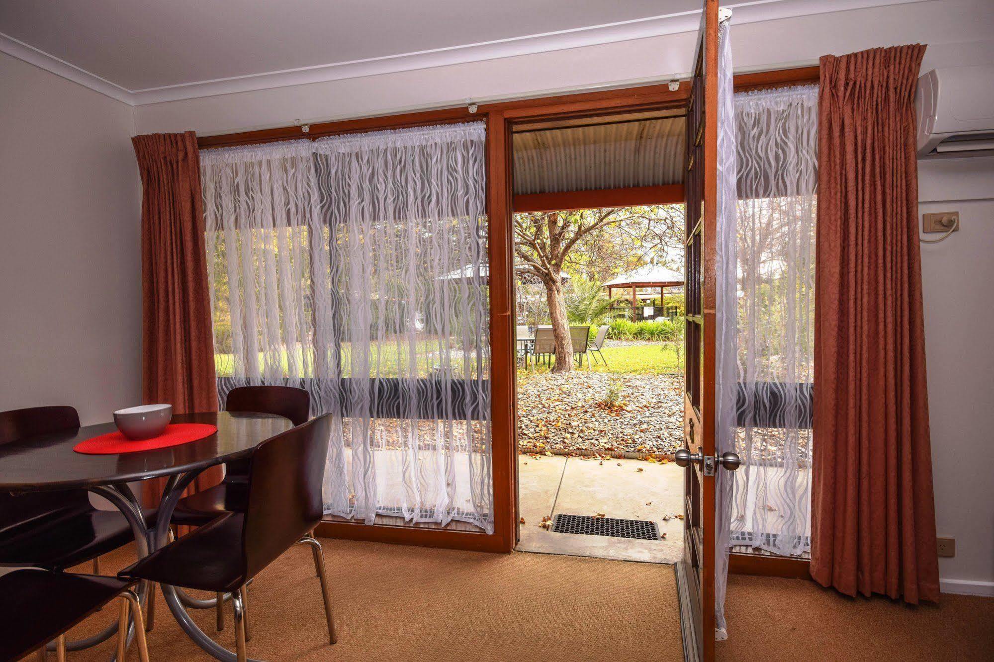 River Country Inn (Adults Only) Moama Exteriör bild